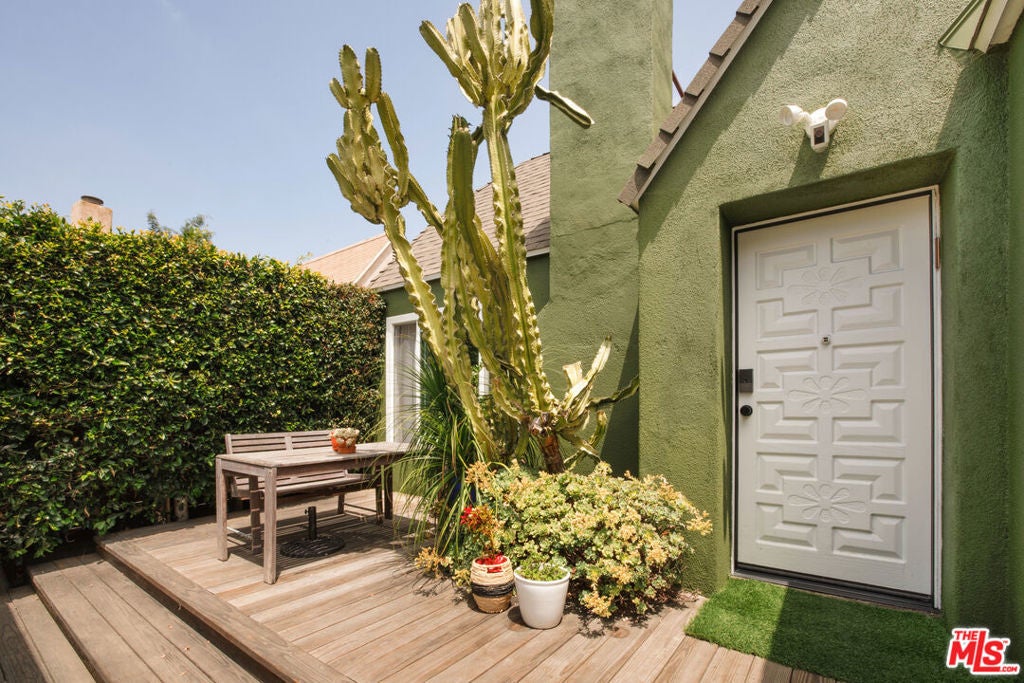 Photo of Listing #25561765