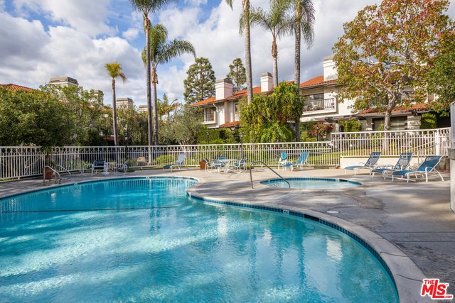 Photo of Listing #25557489