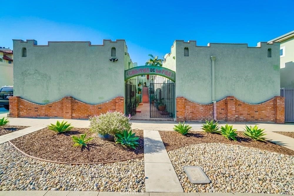 Photo of Listing #PV25152645