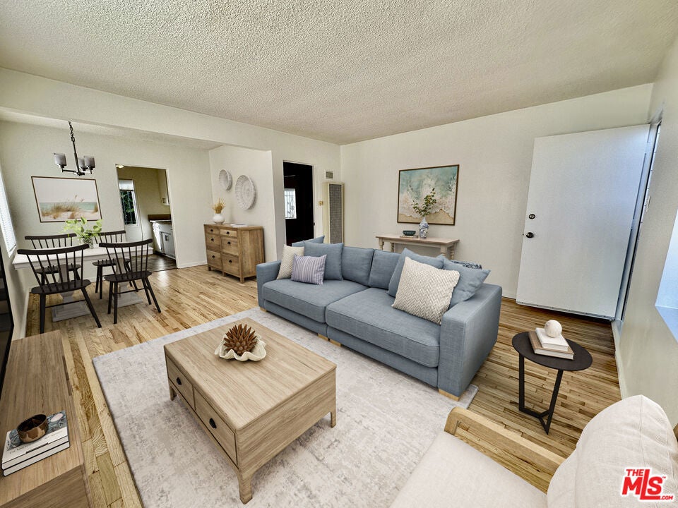 Photo of Listing #25562479