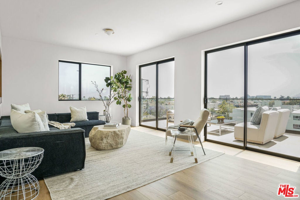 Photo of Listing #25562467