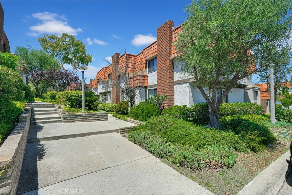 Photo of Listing #SB25154636