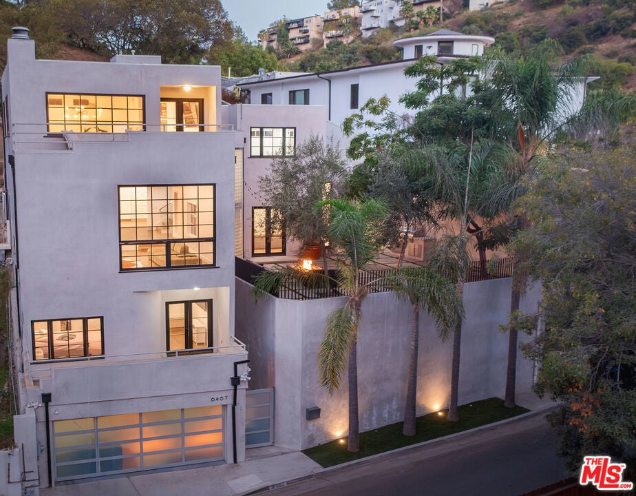 Photo of Listing #25563379