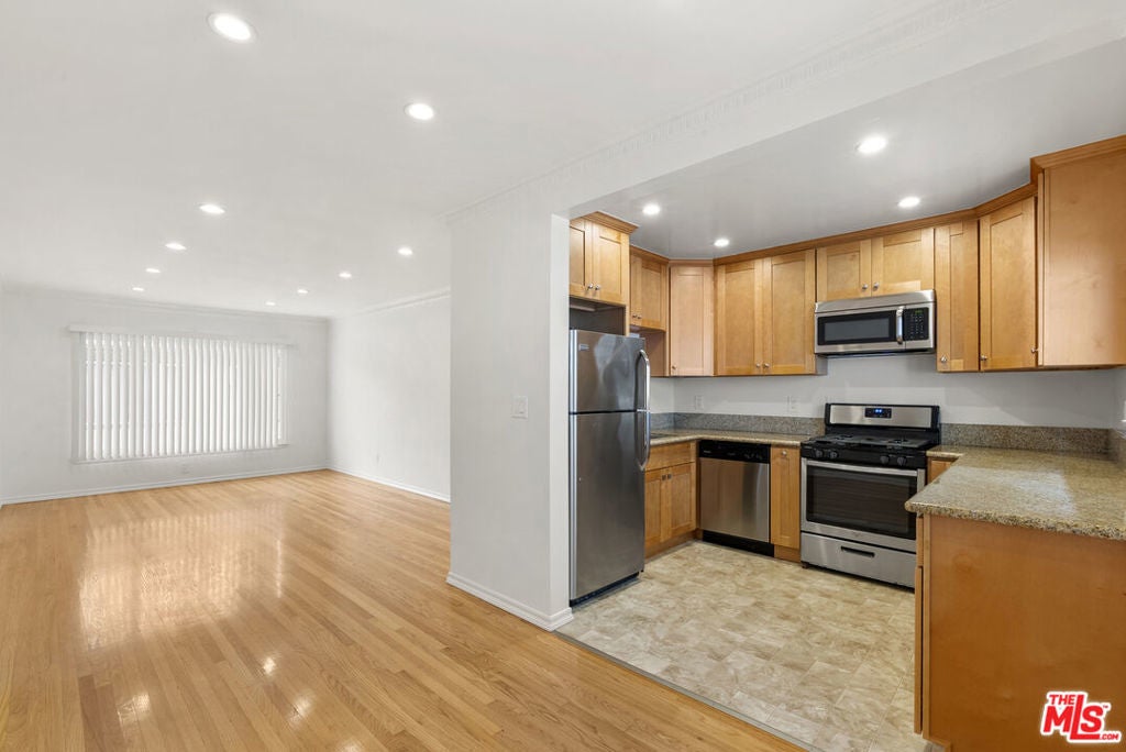 Photo of Listing #25563531