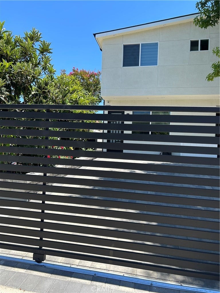 Photo of Listing #SR25155297