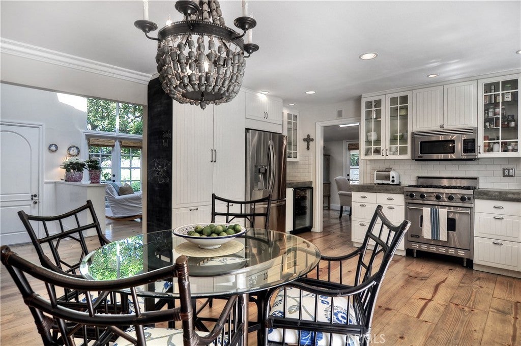 Photo of Listing #NP25154930