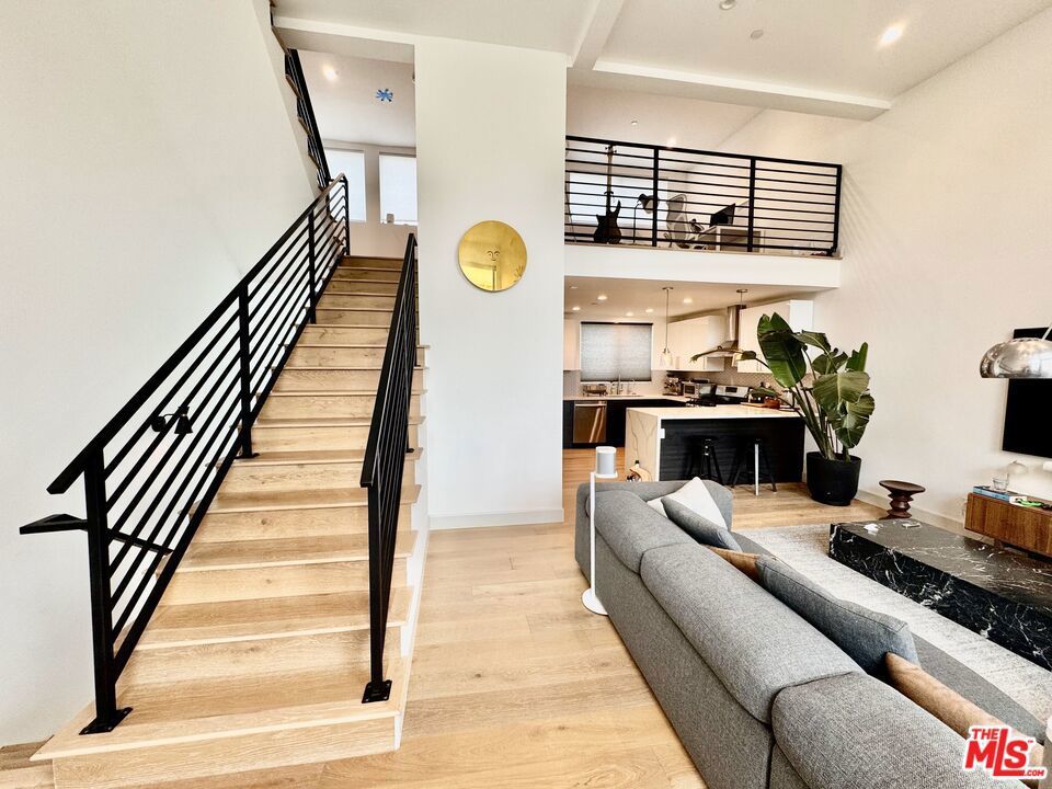 Photo of Listing #25563957