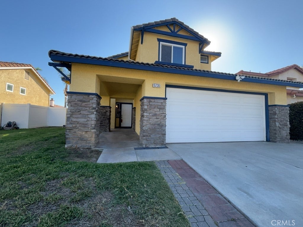 Photo of Listing #IV25155401