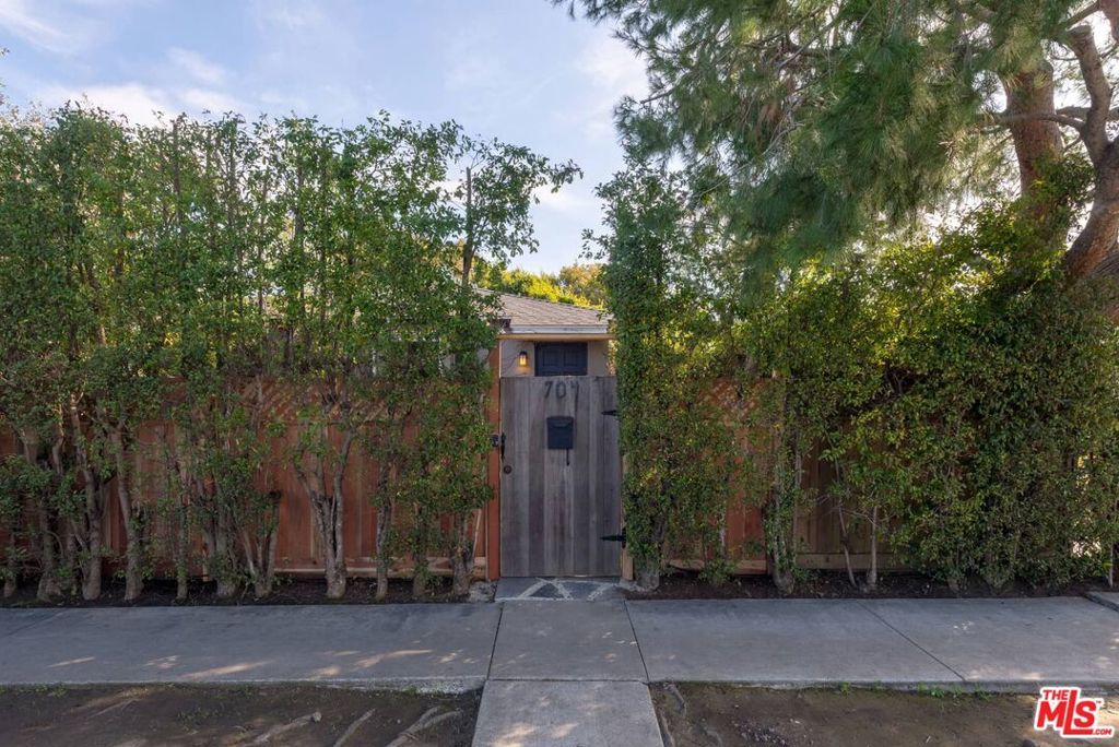 Photo of Listing #25564197