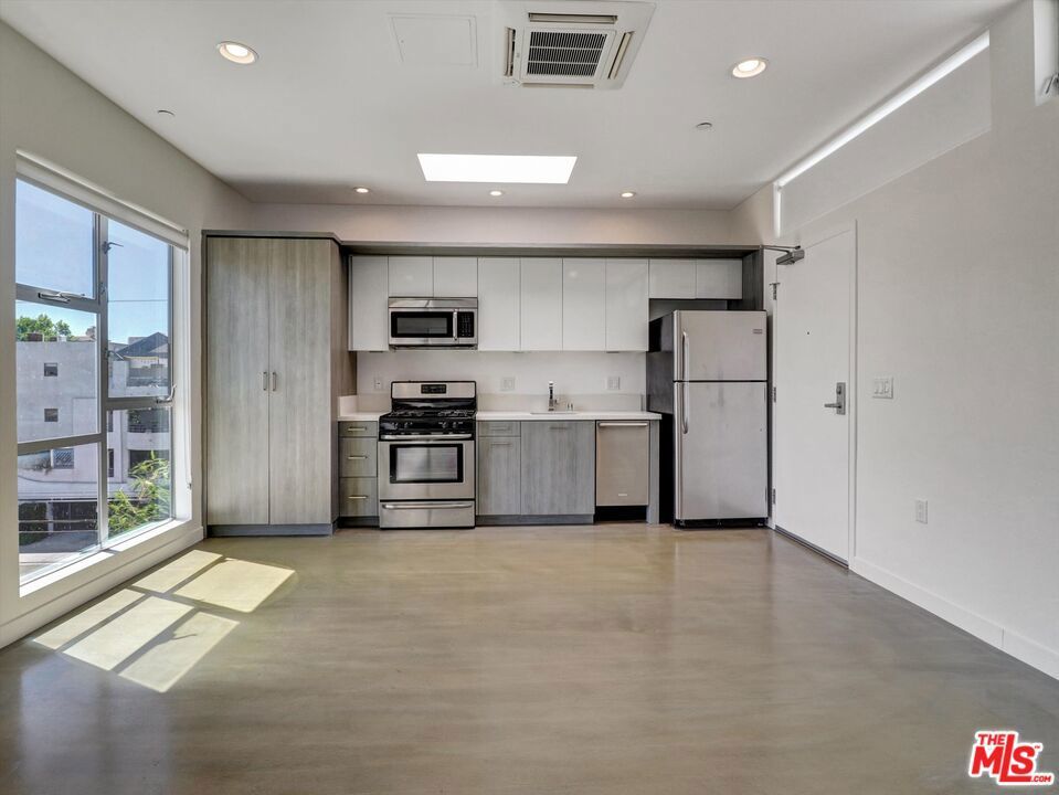 Photo of Listing #25564193