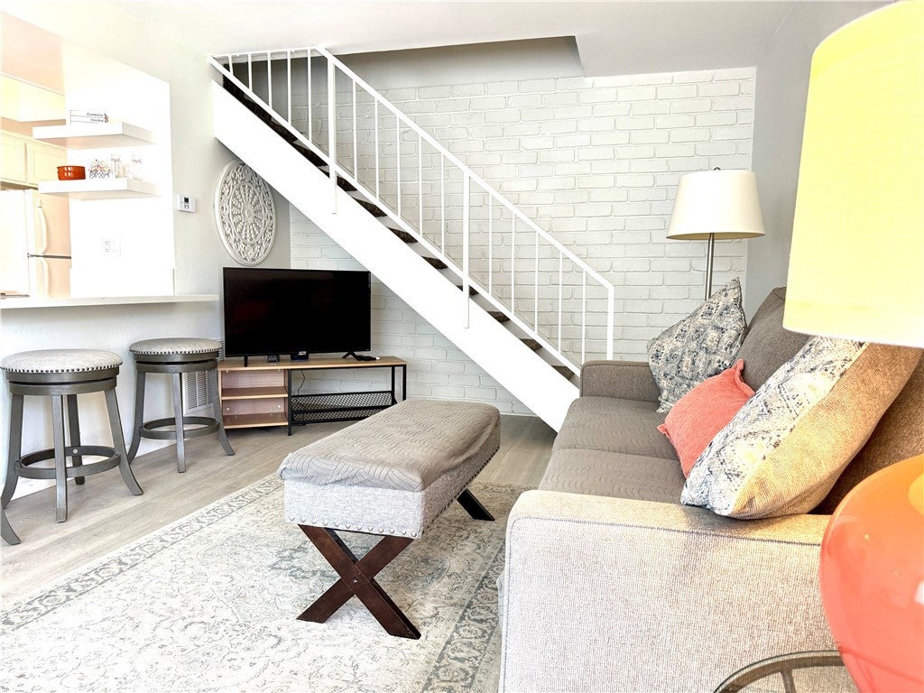 Photo of Listing #SW25156338