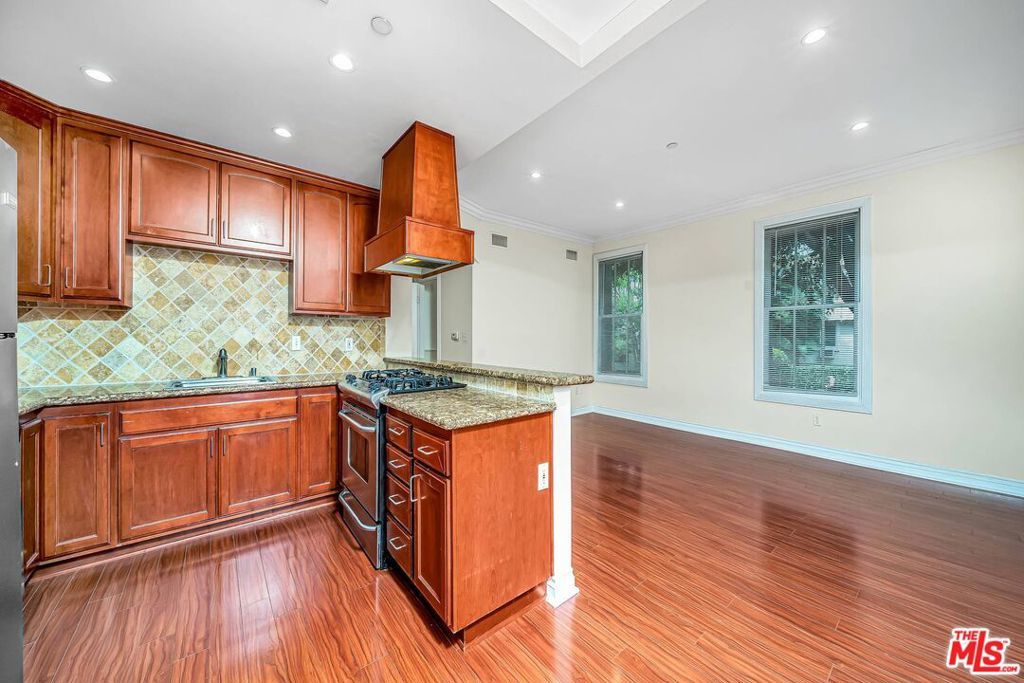 Photo of Listing #25564347