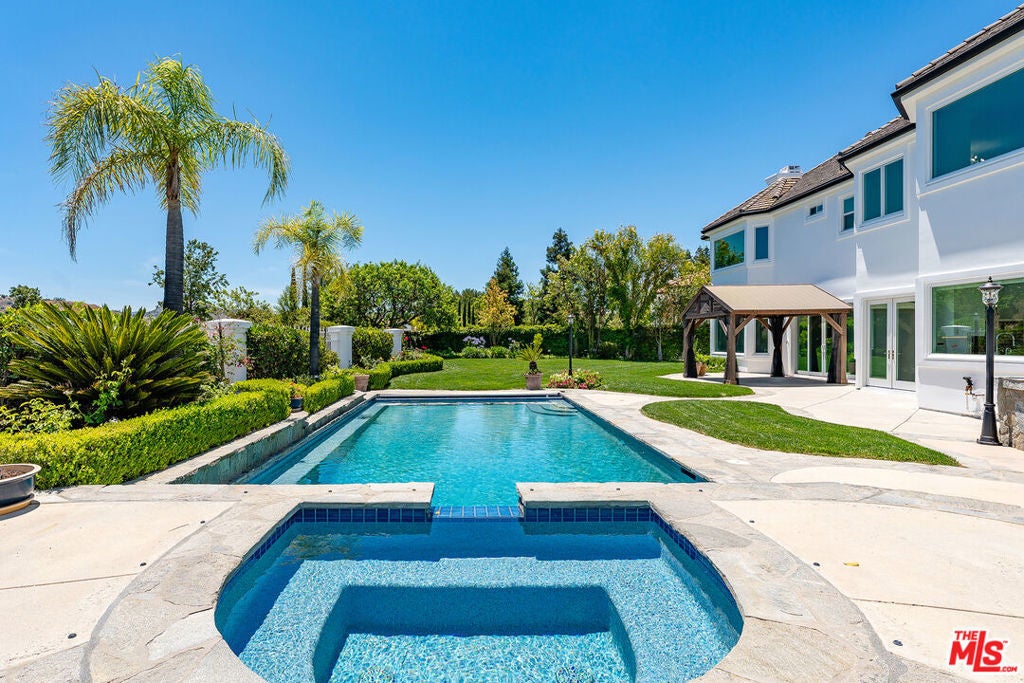 Photo of Listing #25562257