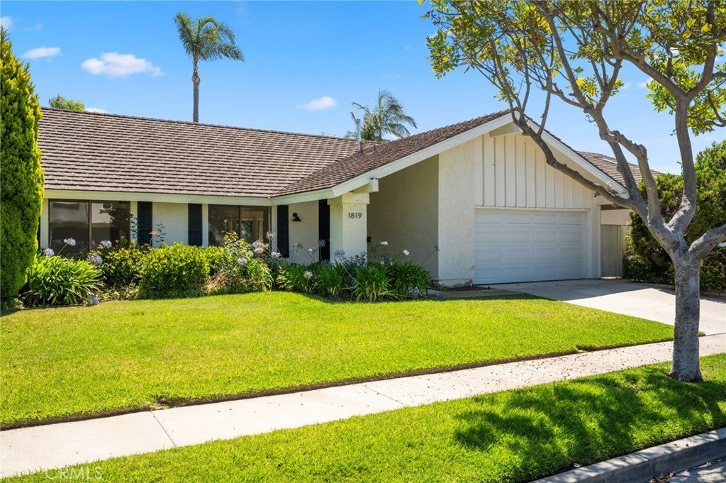 Photo of Listing #NP25157074