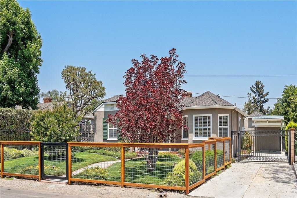 Photo of Listing #SR25157317