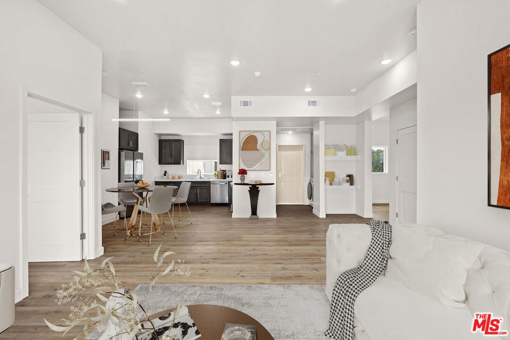 Photo of Listing #25564767