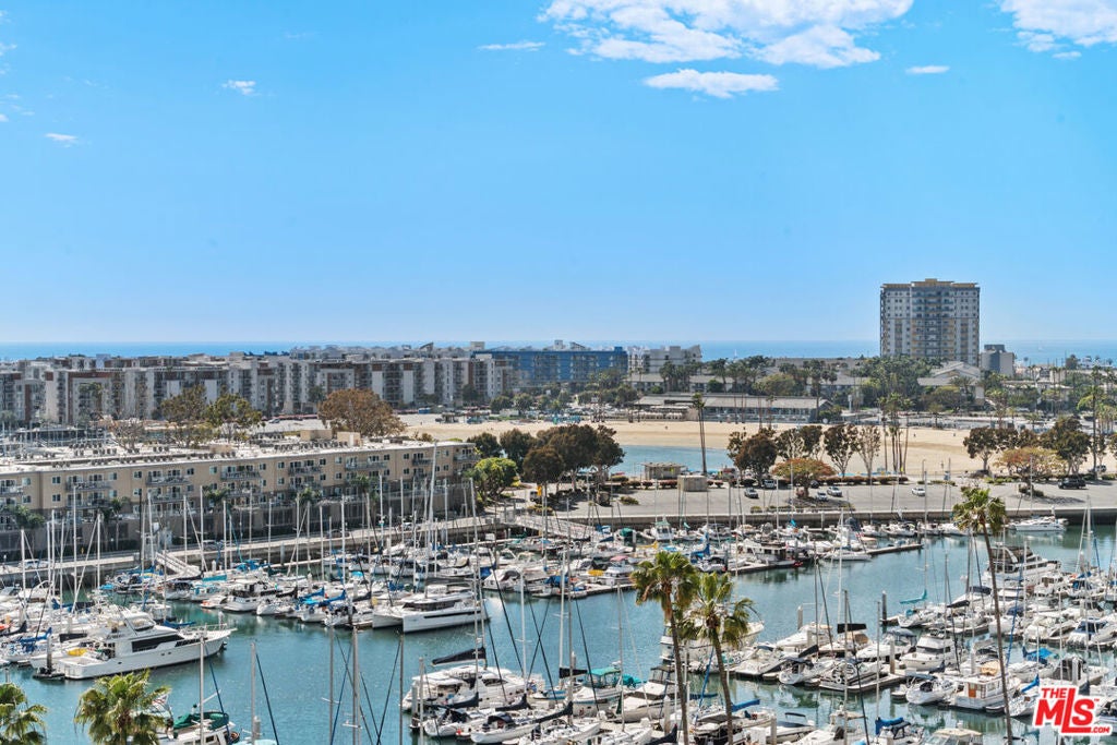 Photo of Listing #25563671