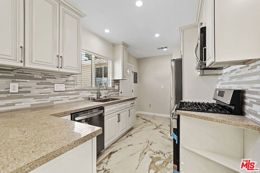 Photo of Listing #25564983