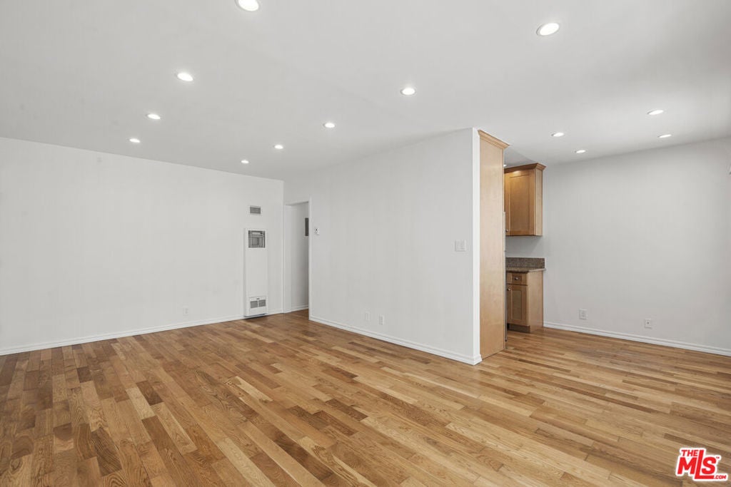 Photo of Listing #25565023