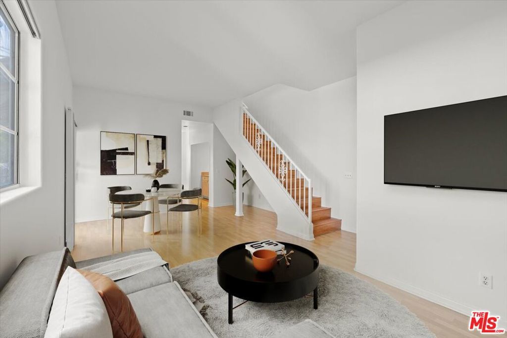 Photo of Listing #25561791