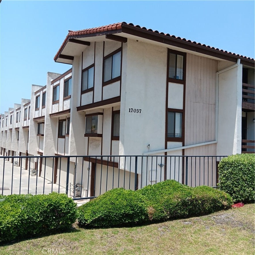 Photo of Listing #SB25158257