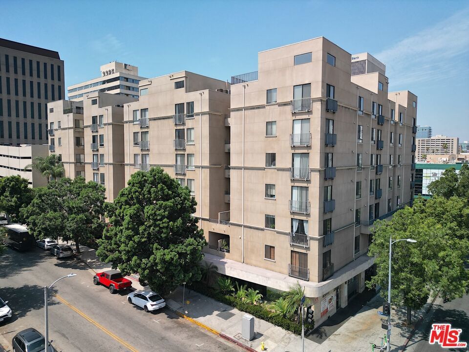 Photo of Listing #25565441