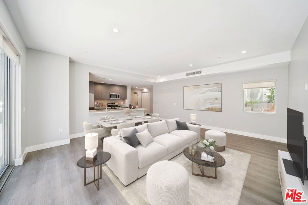 Photo of Listing #25563091