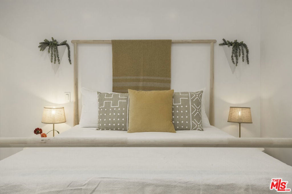 Photo of Listing #25565065