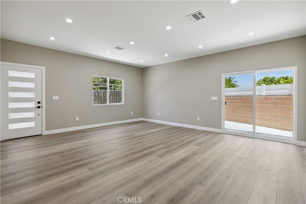 Photo of Listing #SR25159266