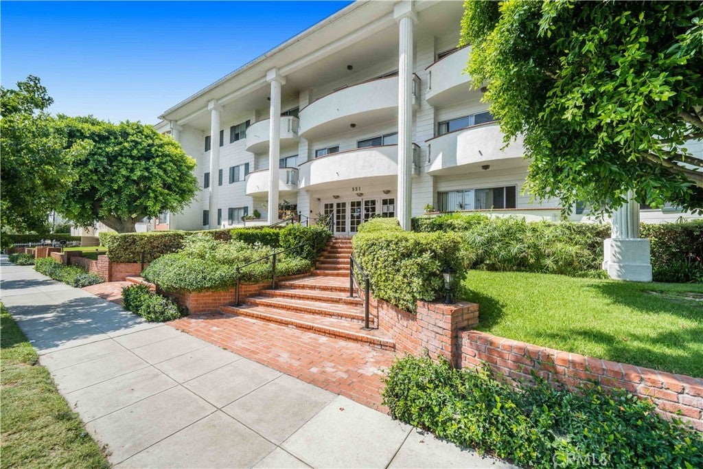 Photo of Listing #SR25159491