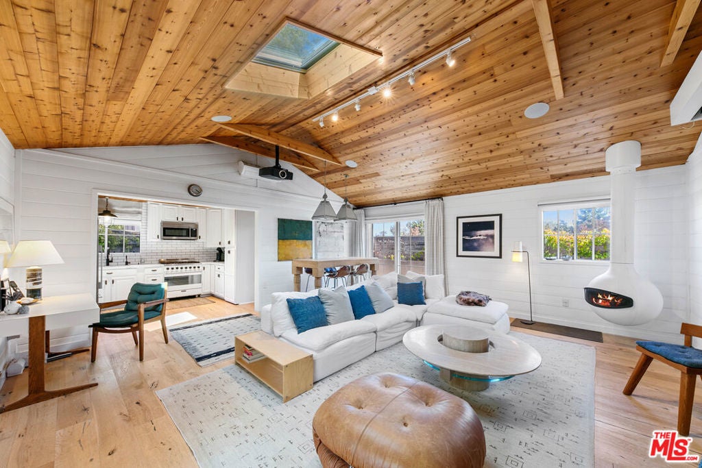 Photo of Listing #25565909