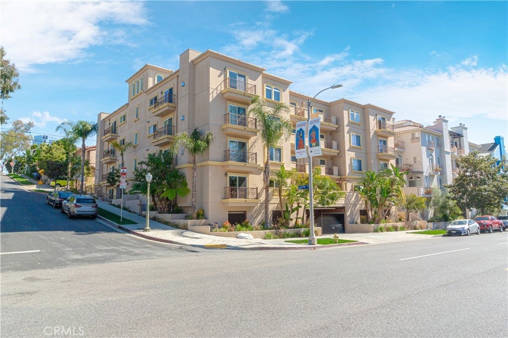 Photo of Listing #SB25157175