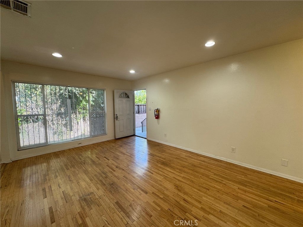 Photo of Listing #SR25159791