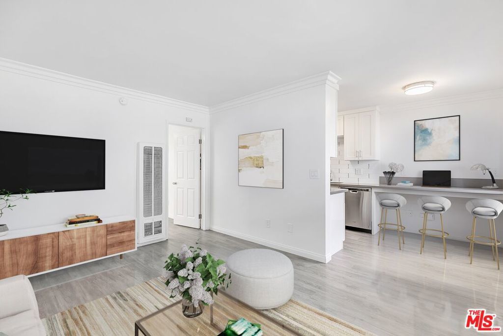 Photo of Listing #25566101