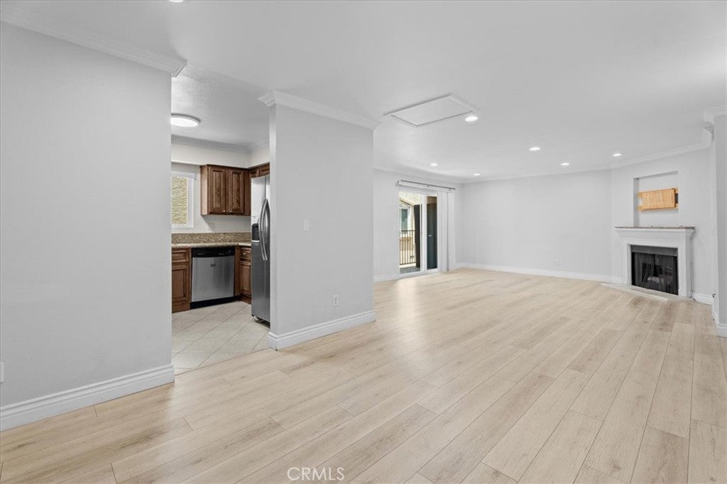 Photo of Listing #SR25160052