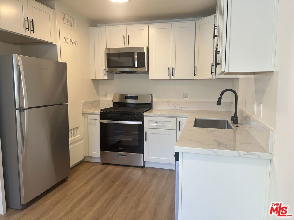 Photo of Listing #25566323