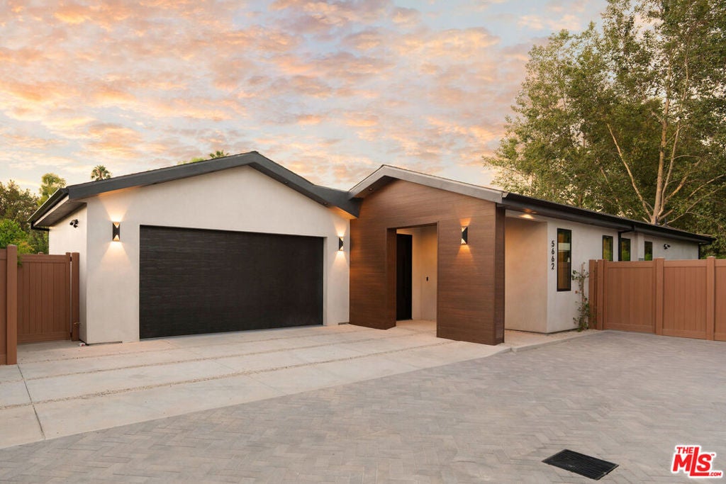 Photo of Listing #25566455