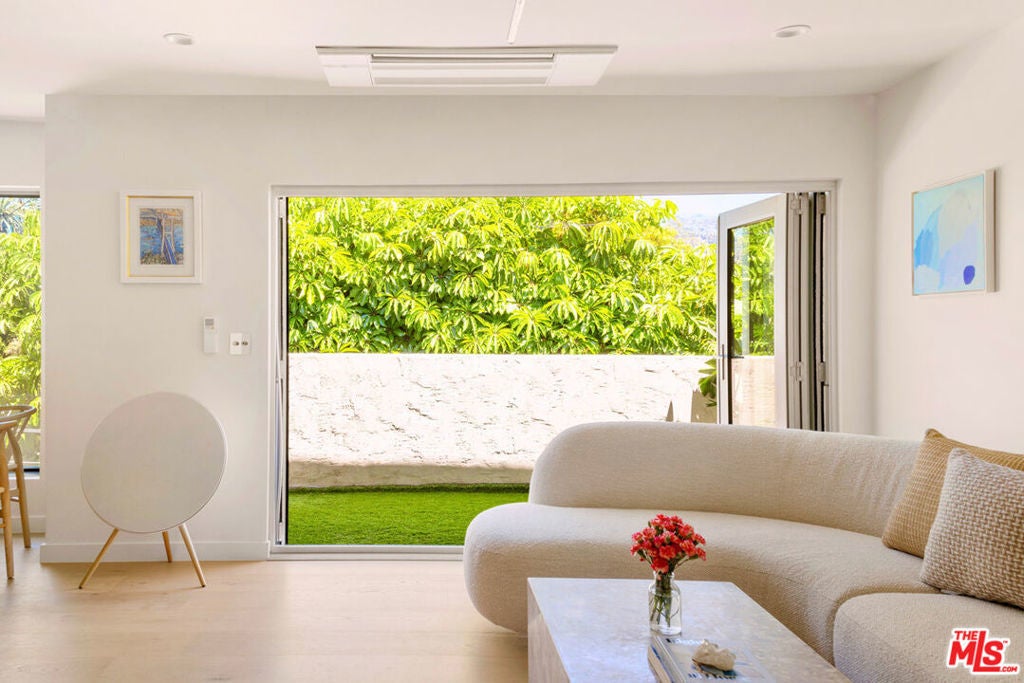 Photo of Listing #25565979