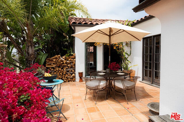 Photo of Listing #25556553