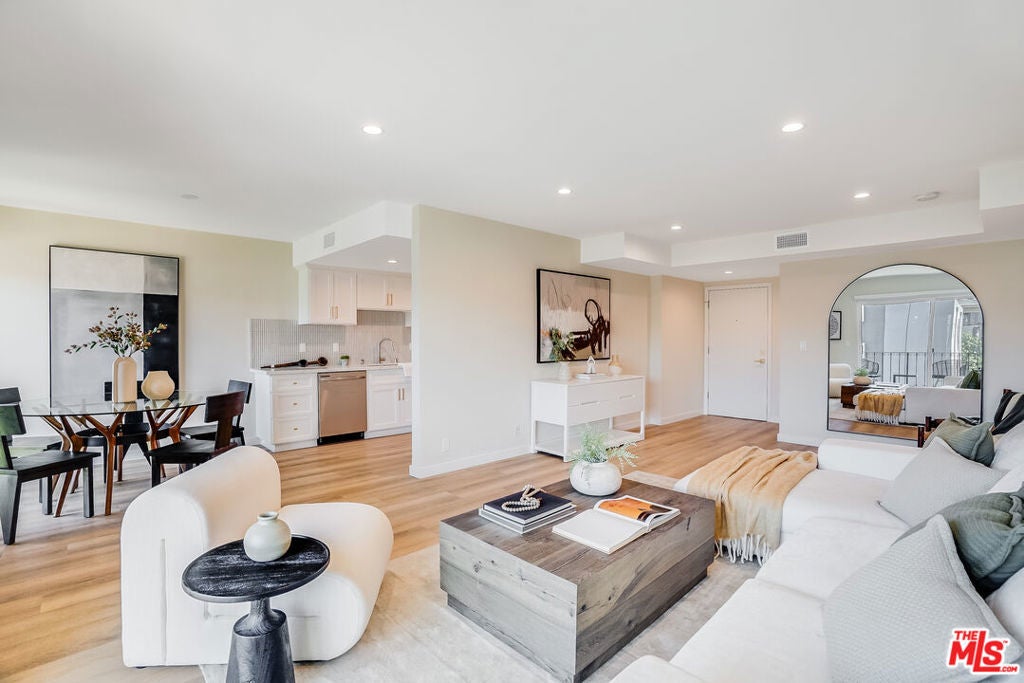 Photo of Listing #25566717