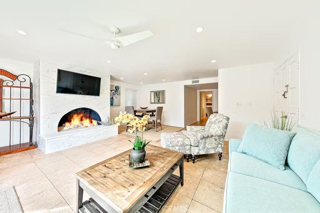 Photo of Listing #OC25161044