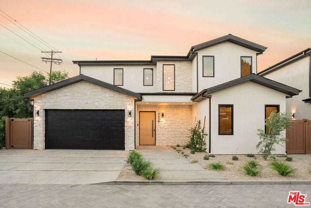 Photo of Listing #25566779