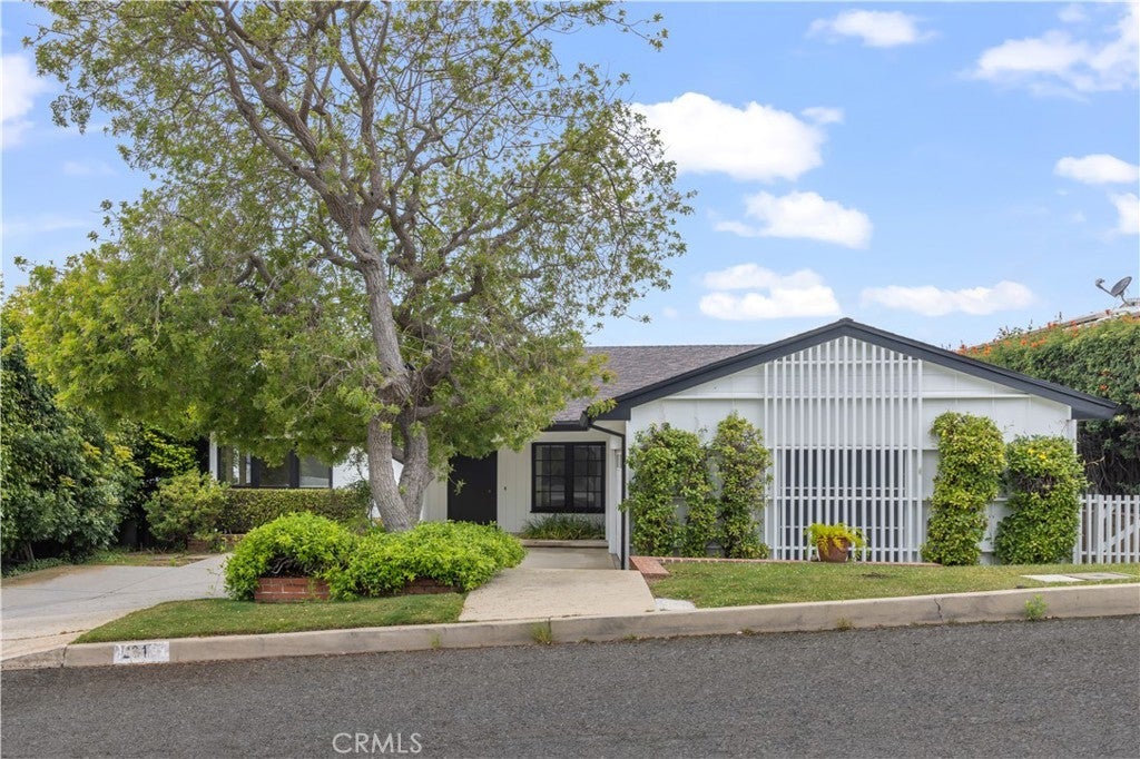 Photo of Listing #MB25161755