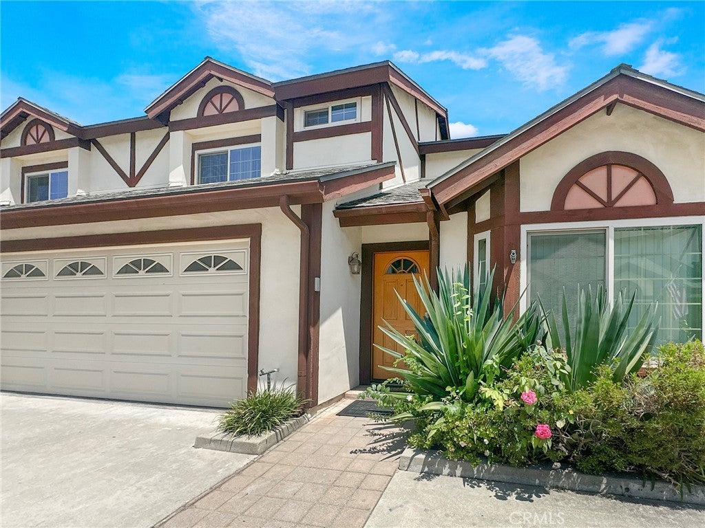 Photo of Listing #CV25133397