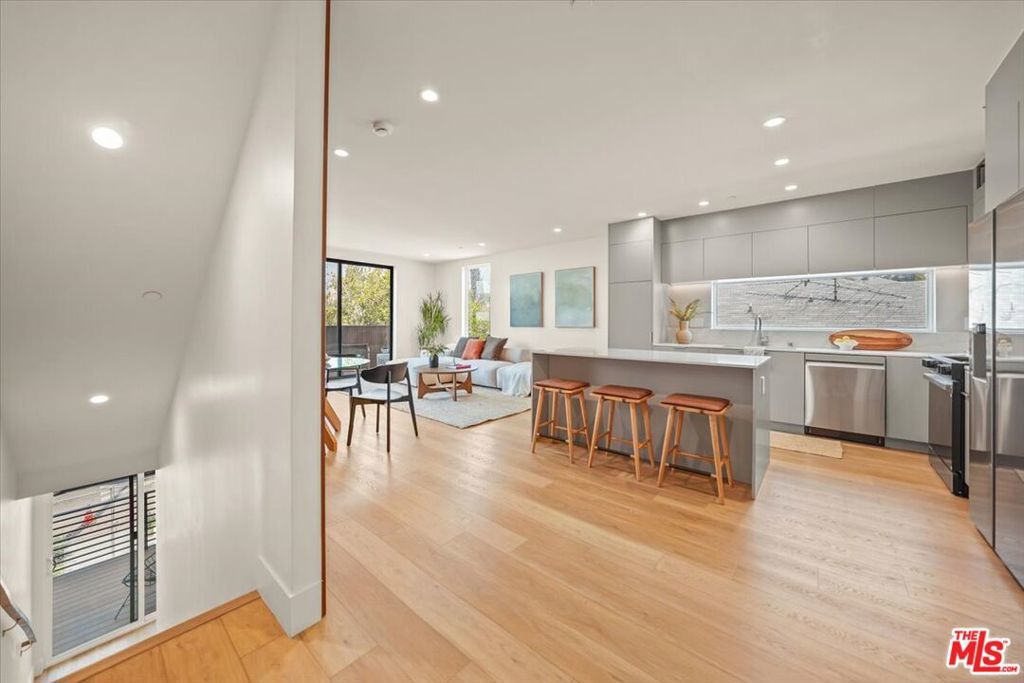 Photo of Listing #25566791