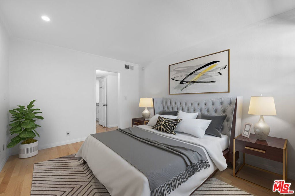 Photo of Listing #25566961