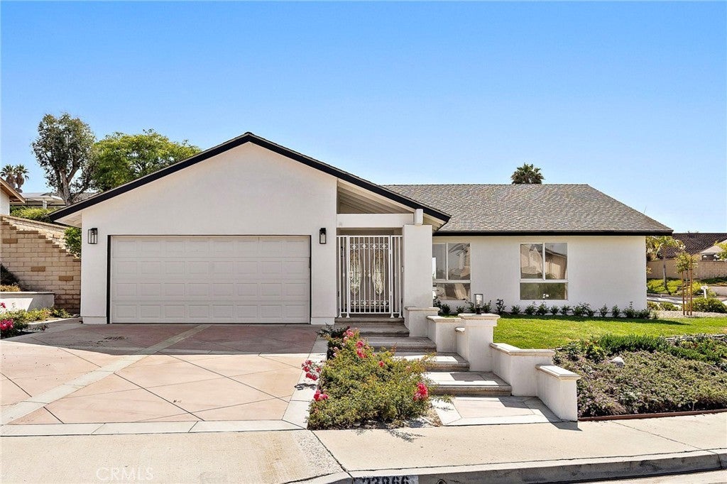 Photo of Listing #OC25162008