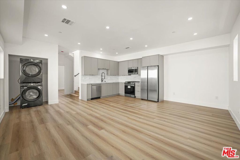 Photo of Listing #25567043