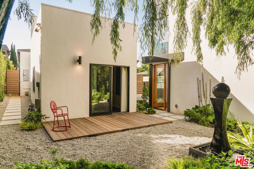 Photo of Listing #25565551