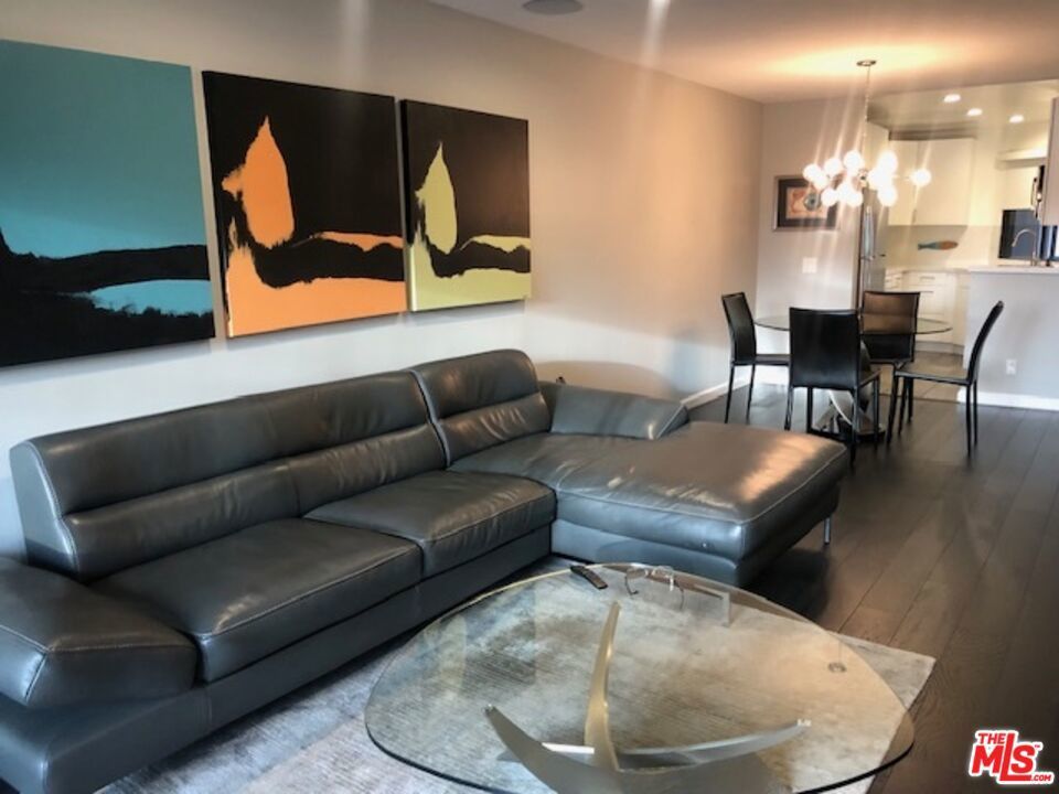 Photo of Listing #25567103